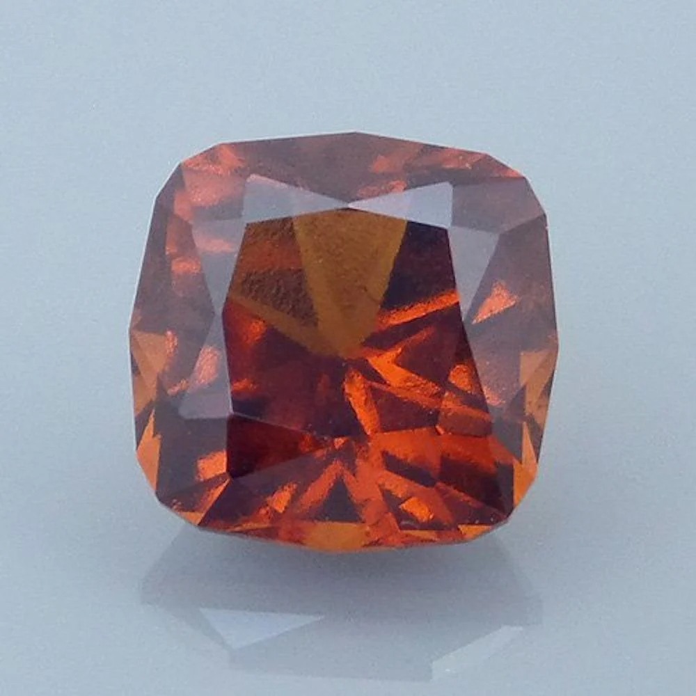 Hessonite garnet treacle effect inclusions