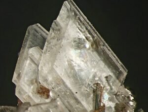 Albite:Properties, Formation, Uses & Geological Significance