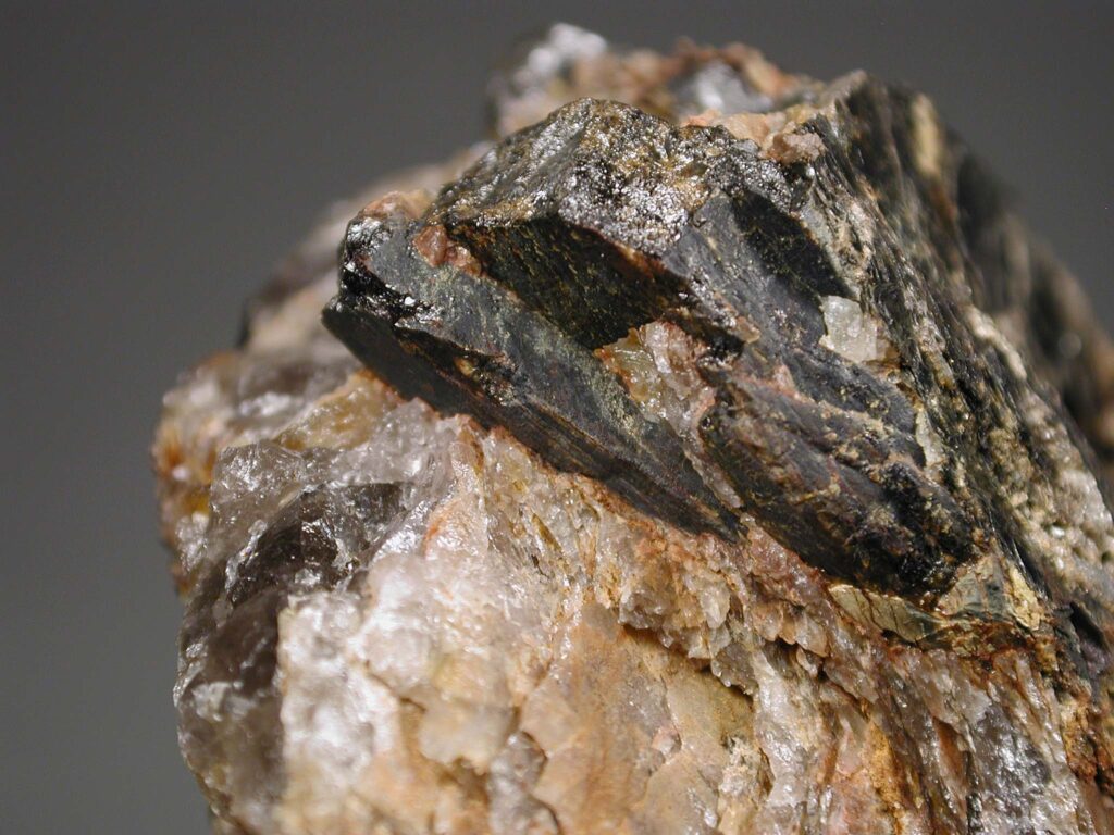 fergusonite