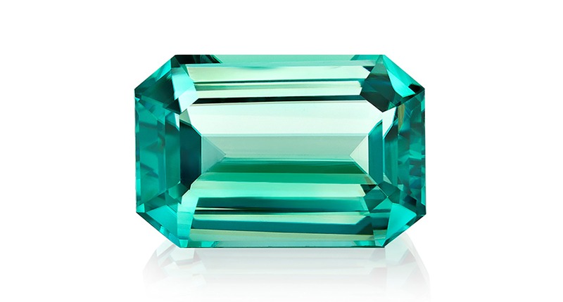 Una grandidierita de 1,43 quilates con talla esmeralda de Omi Gems.