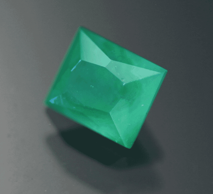직사각형 컷 구리 아다마이트, 0.73 캐럿, 4.9 x 4.1 mm, 라우리온, 그리스.
