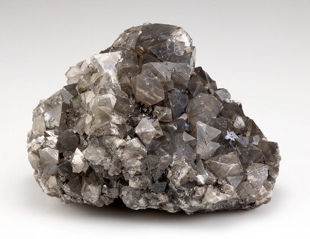 Senarmontite