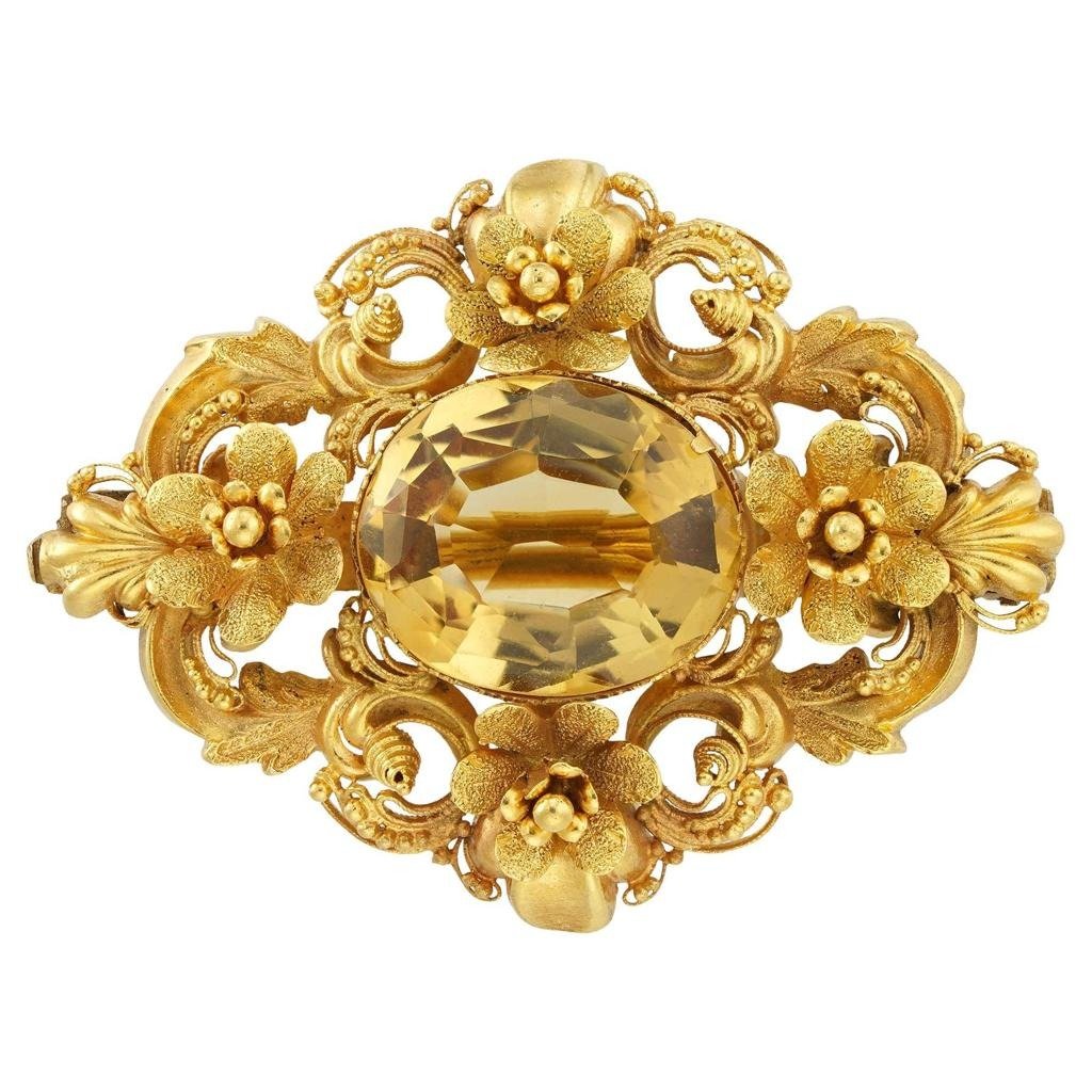 Pierre précieuse citrine dans des bijoux traditionnels en or